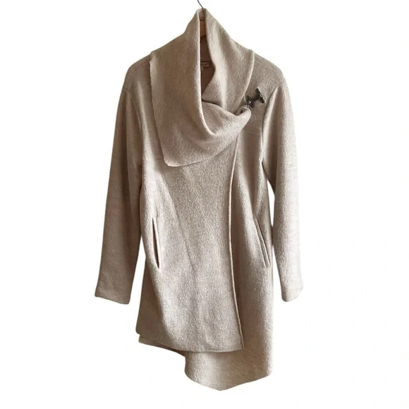 Garnet Hill Boiled Wool Asymmetrical Crossover Hook Close Jacket Ivory size 4 4P - Picture 2 of 9